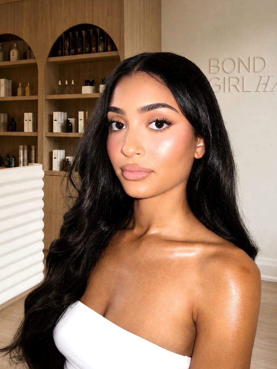 Jayda Vitorio, Stylist at Bond Girl Hair
